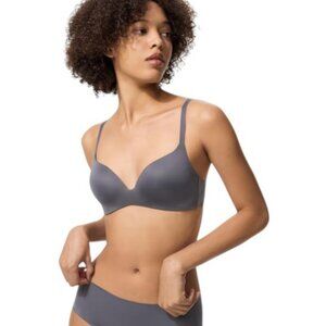 Uniqlo grey wireless 3D hold bra size L